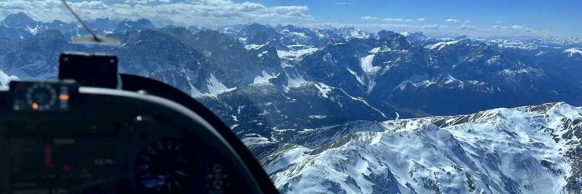 Flugwegposition um 12:51:23: Aufgenommen in der Nähe von Gemeinde Kartitsch, Kartitsch, Österreich in 3427 Meter